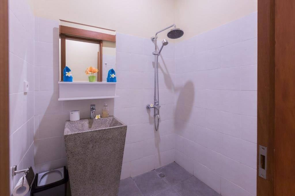 Villa Hitam Putih Legian Bali Seminyak Buitenkant foto