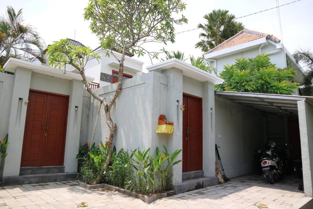 Villa Hitam Putih Legian Bali Seminyak Buitenkant foto