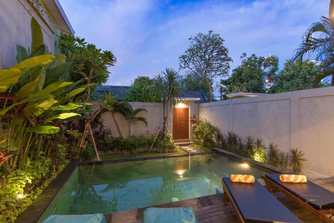 Villa Hitam Putih Legian Bali Seminyak Buitenkant foto